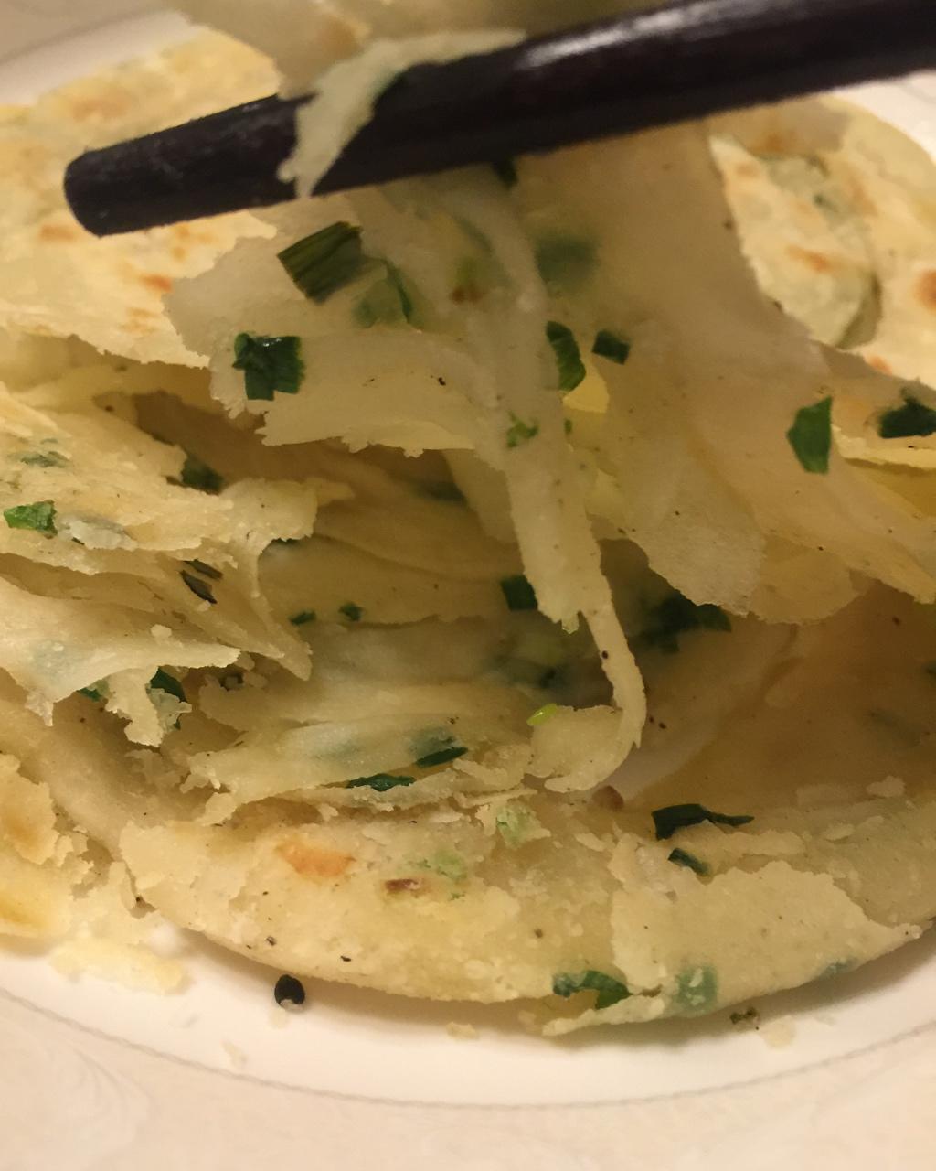 堂妈教你做飘香葱油饼