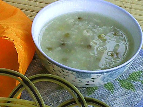 绿豆薏米粥的做法