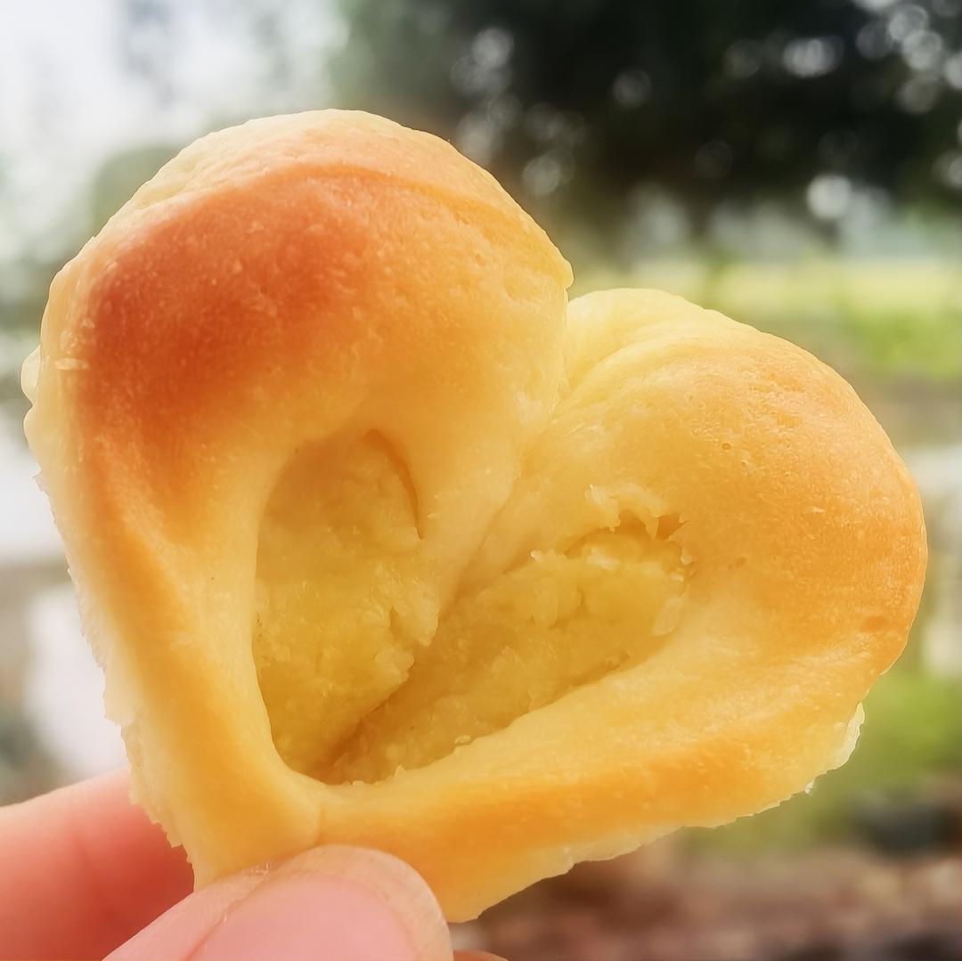 幸运四叶草椰蓉面包|每一瓣都是爱你的形状|香甜小面包