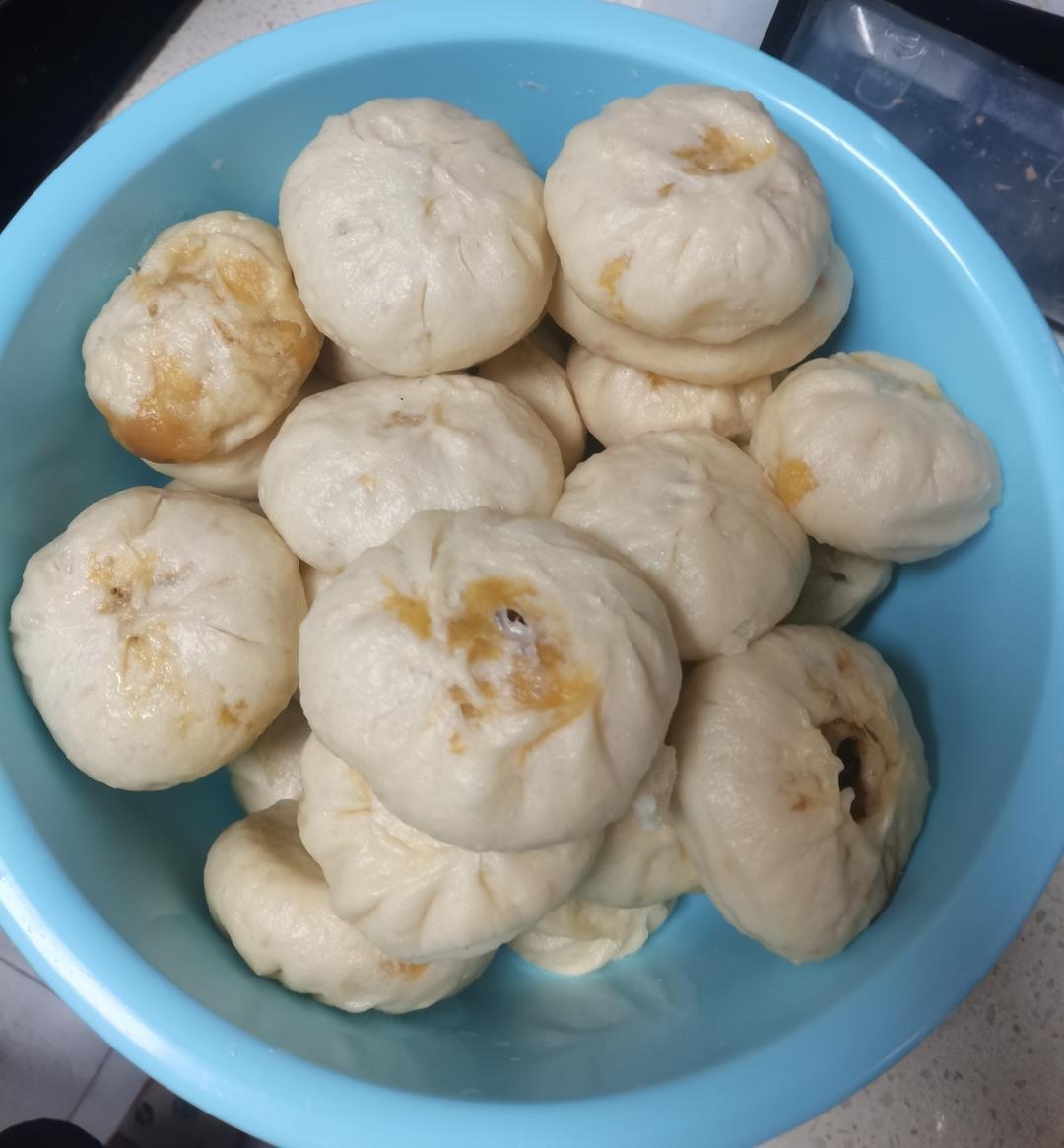 鲜美多汁的洋葱牛肉包子