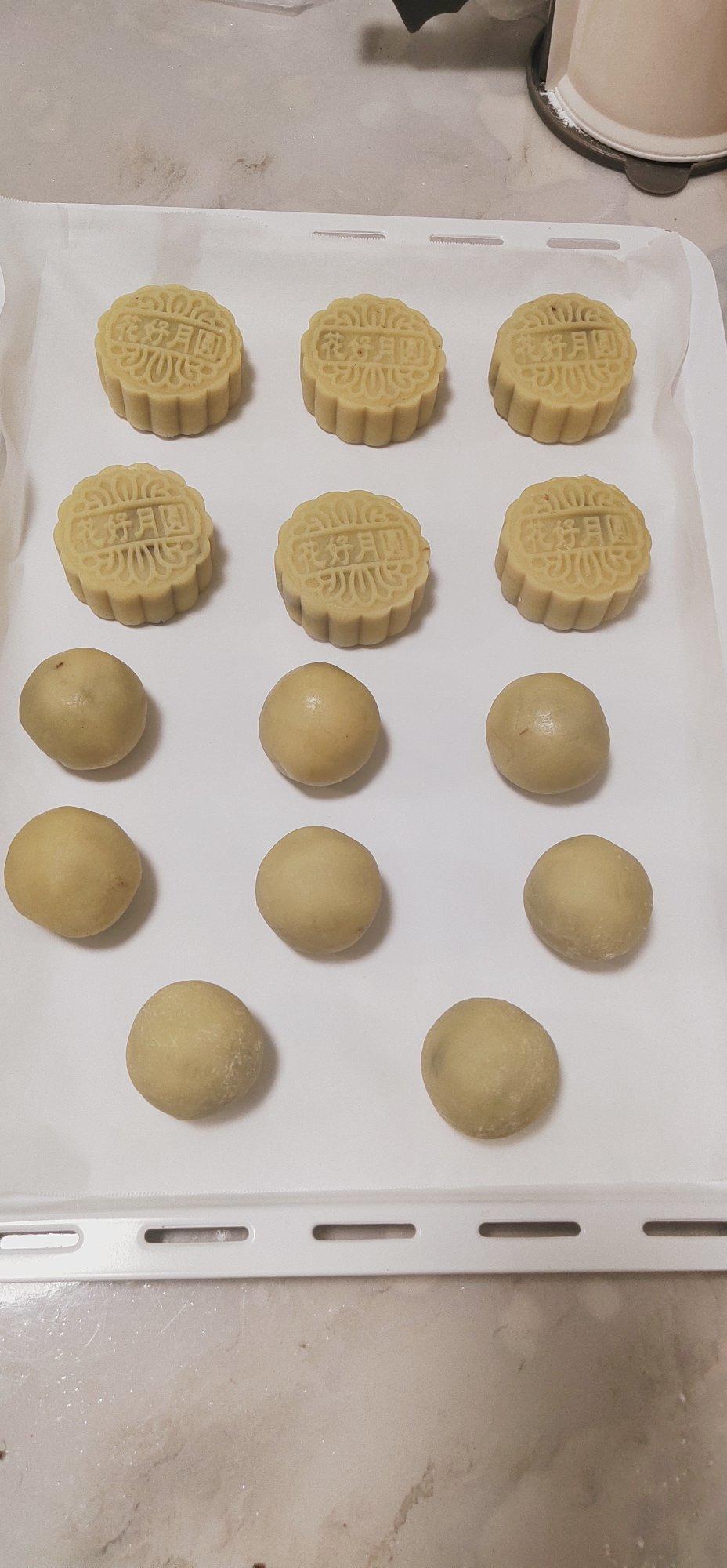 广式莲蓉蛋黄月饼
