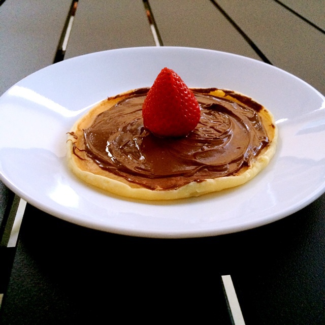 strawberry nutella pancake