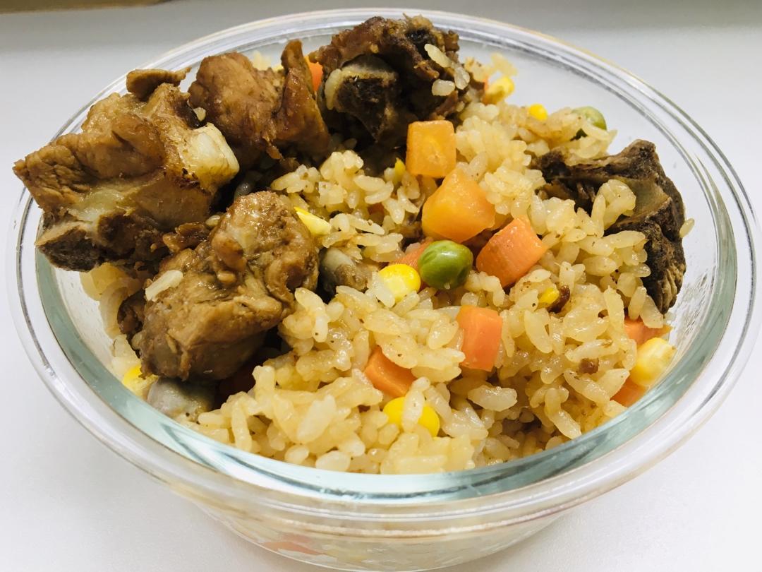 【排骨焖饭】