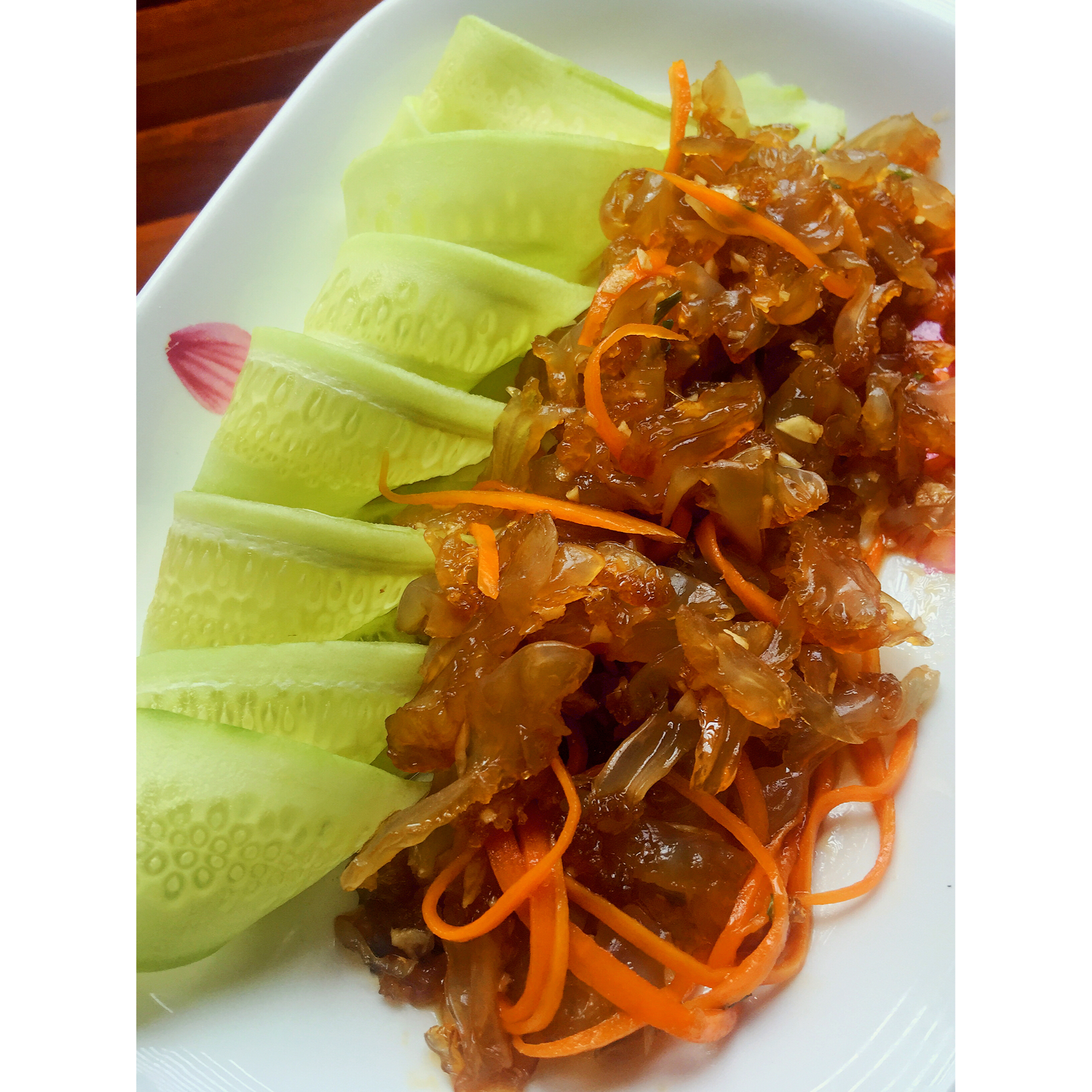 凉拌海蜇黄瓜丝