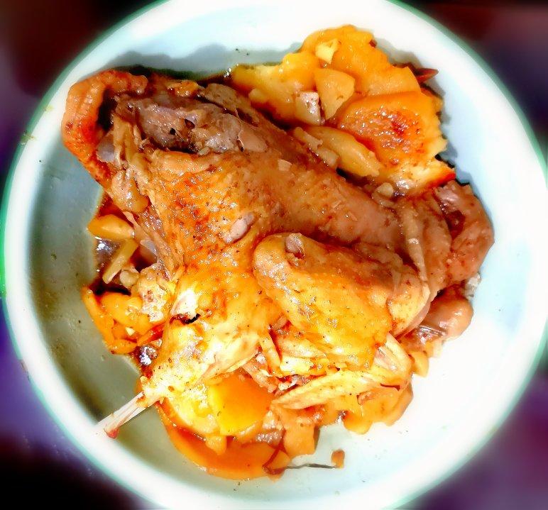 一口电饭锅焖一只鸡【隔壁的小孩都馋哭了】
