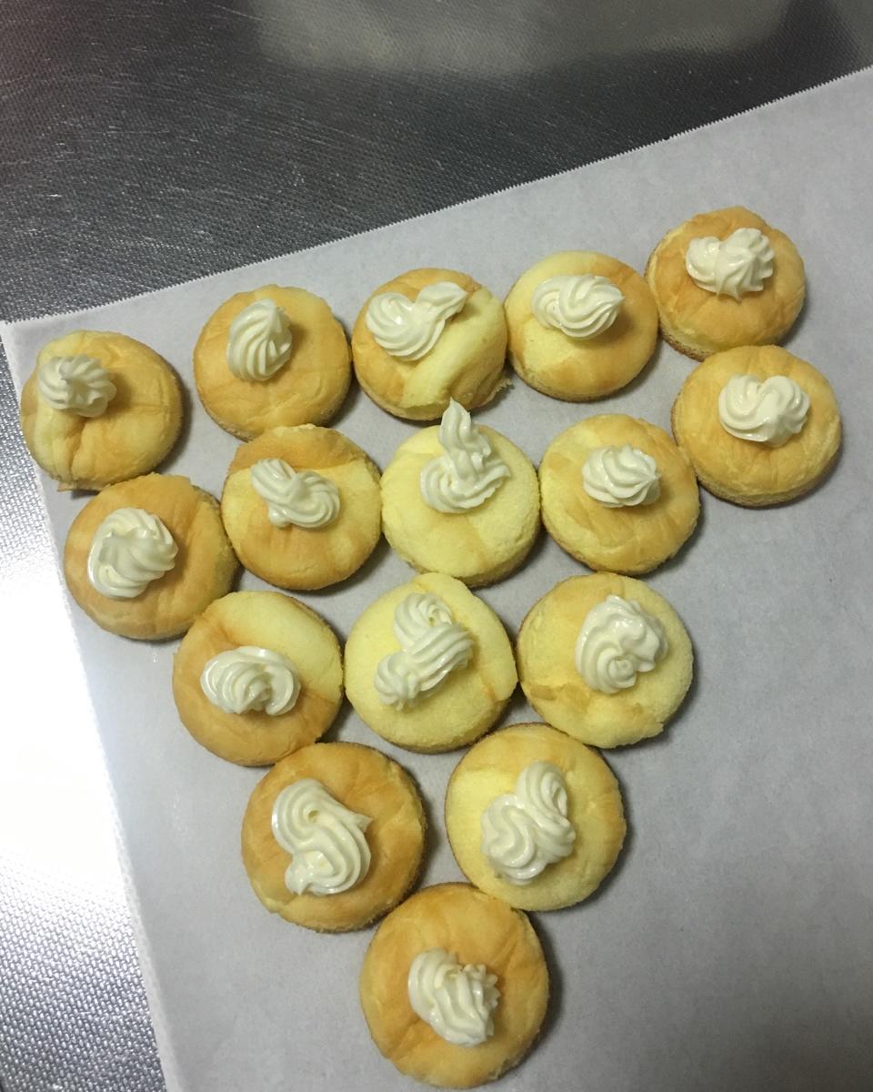 肉松小贝                 完胜鲍师傅