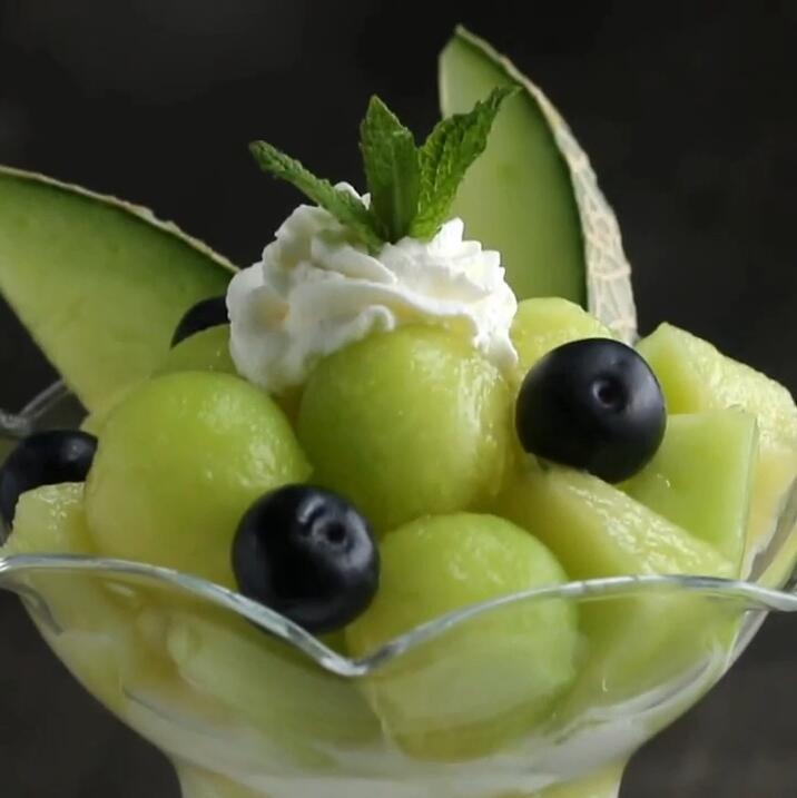 哈密瓜猕猴桃水果巴菲--夏日美味甜品的做法