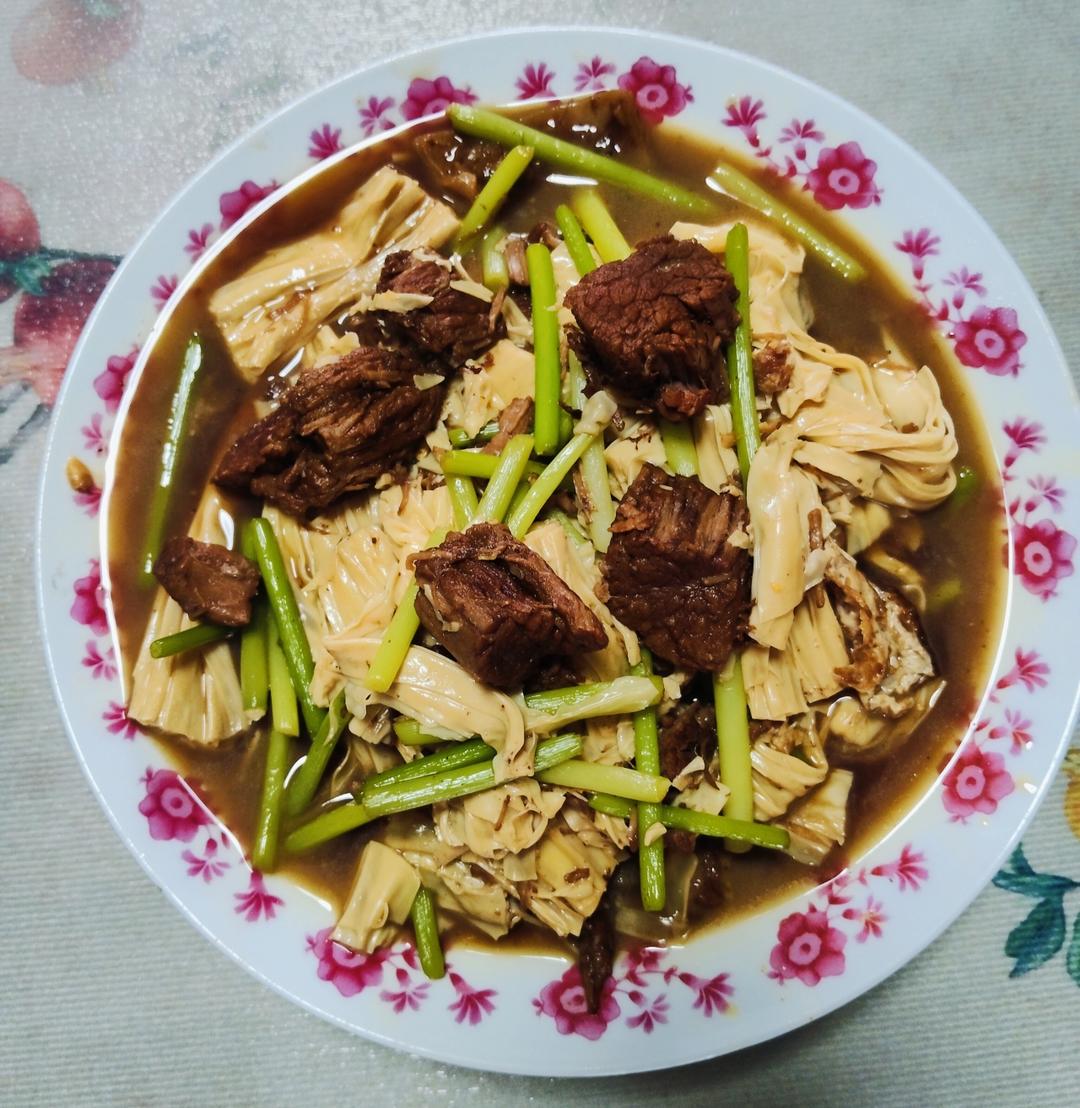 牛肉烩素鸡