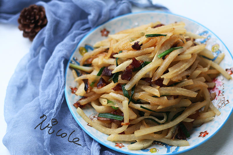 腊味葛条（伊莱特炒菜机器人）的做法