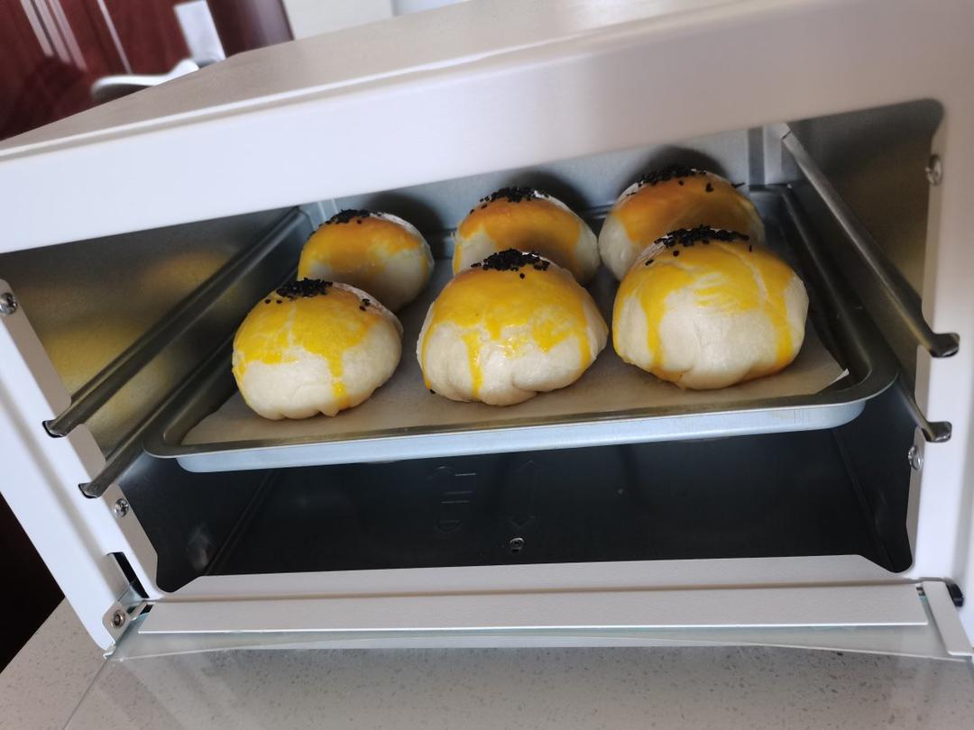 蛋黄酥（超详细步骤，附红豆沙馅做法）