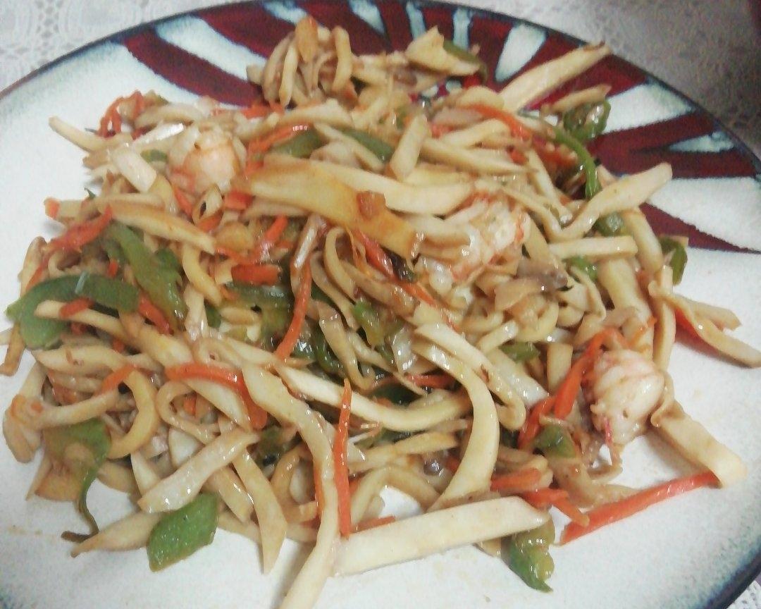 杏鲍菇 青椒 胡萝卜 虾仁，鲜味十足的混炒