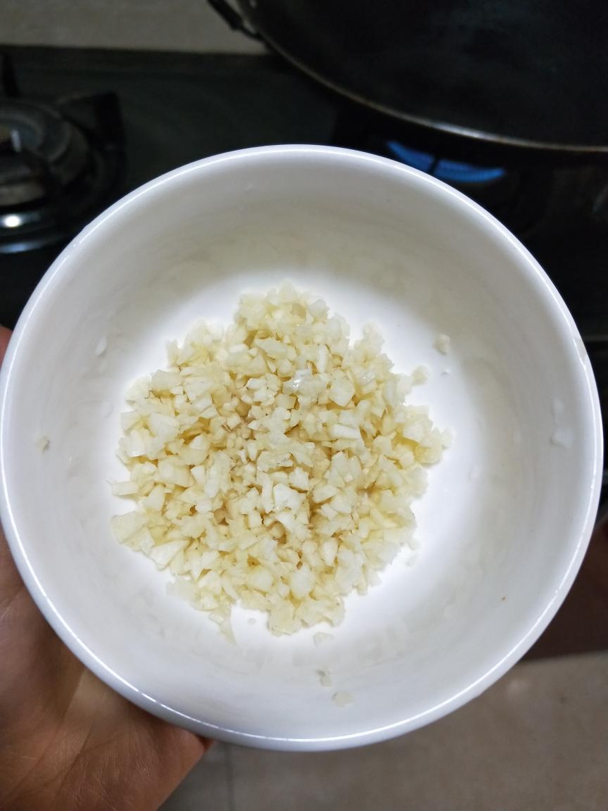 酥蒜～蒜头酥的做法 步骤1