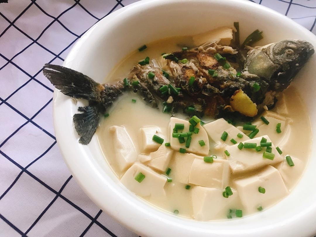鲫鱼豆腐汤