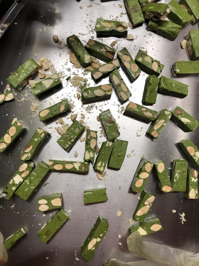 榴莲干坚果牛轧糖