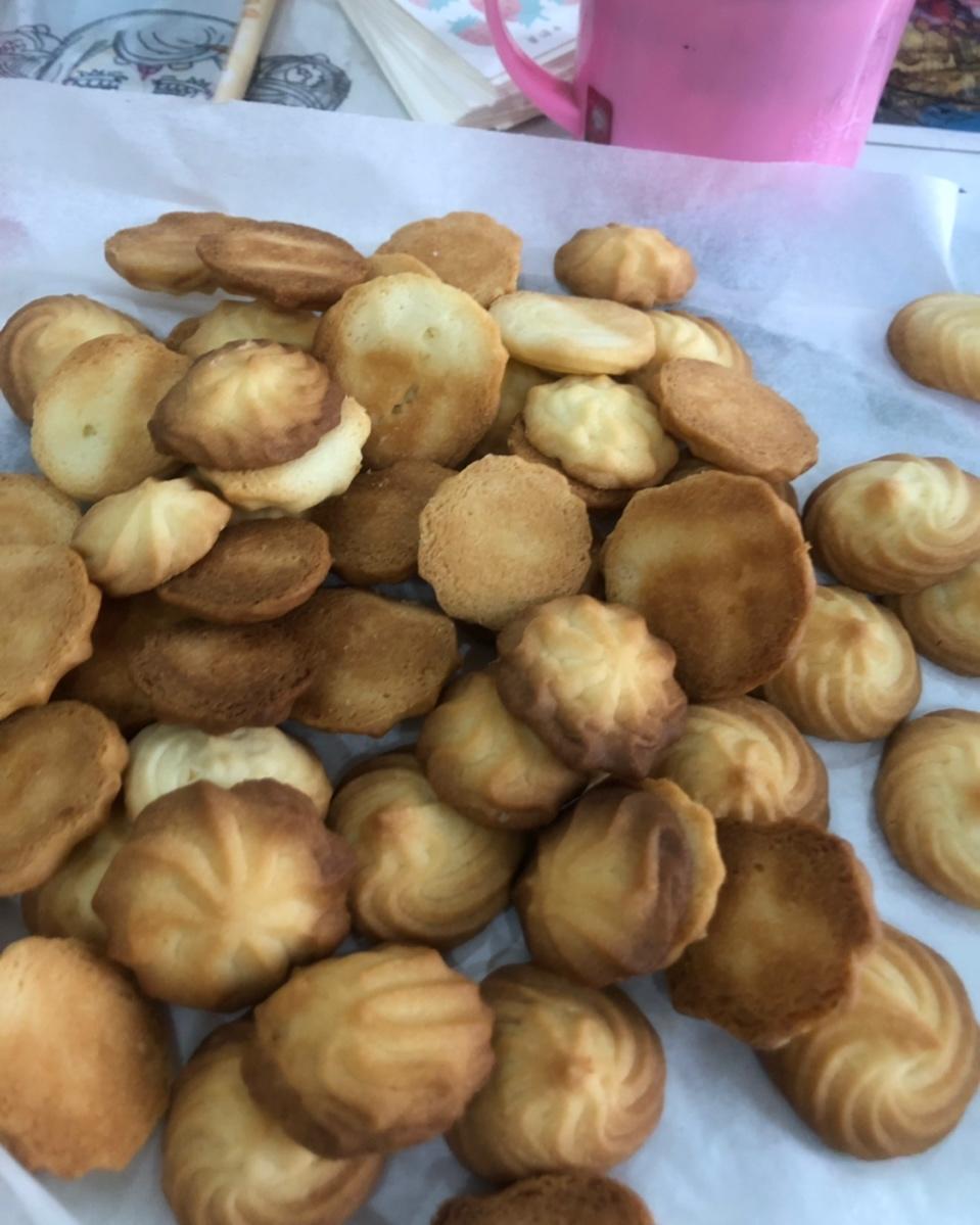 一口一个的小小酥曲奇饼干