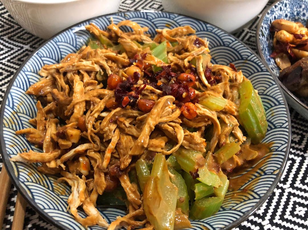 鸡丝芹菜的做法