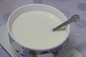 超简单的牛奶炖鸡蛋（双皮奶）的做法 步骤7
