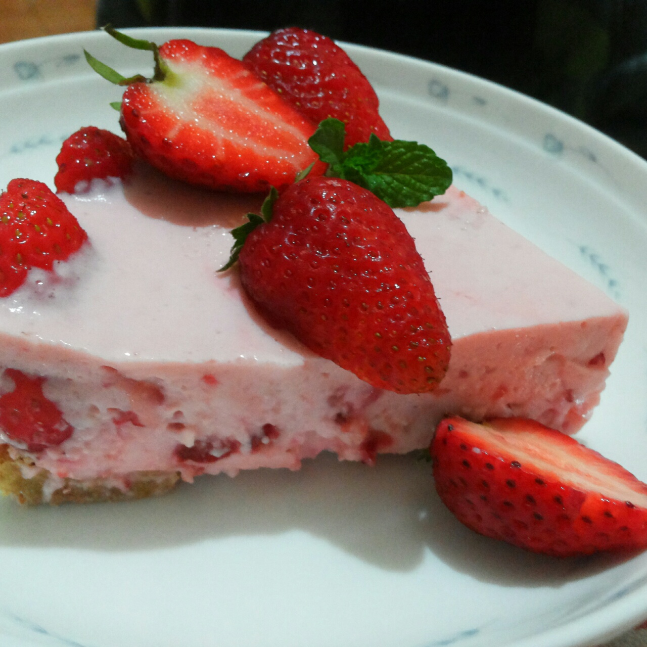 冻草莓芝士蛋糕（Berry Berry冰激凌）