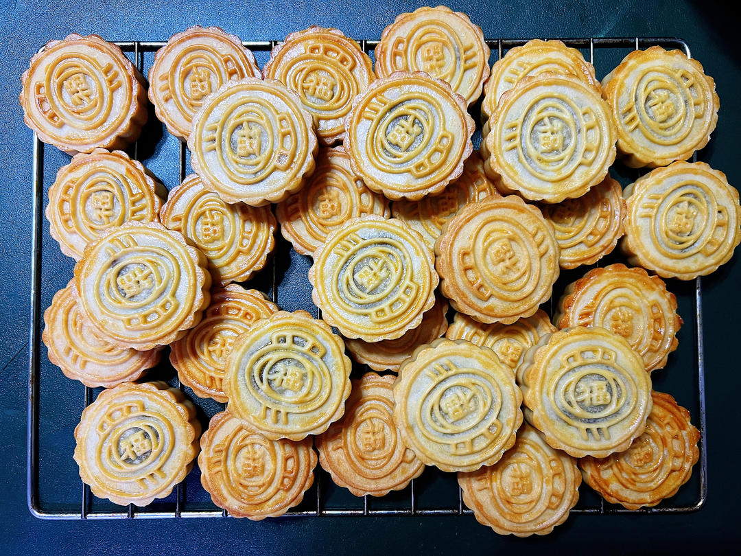 咸香椒盐黑芝麻花生广式月饼