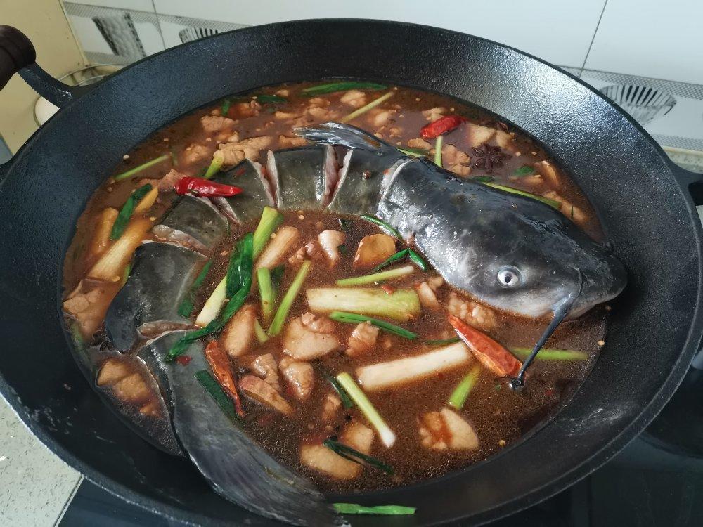 铁锅炖鱼