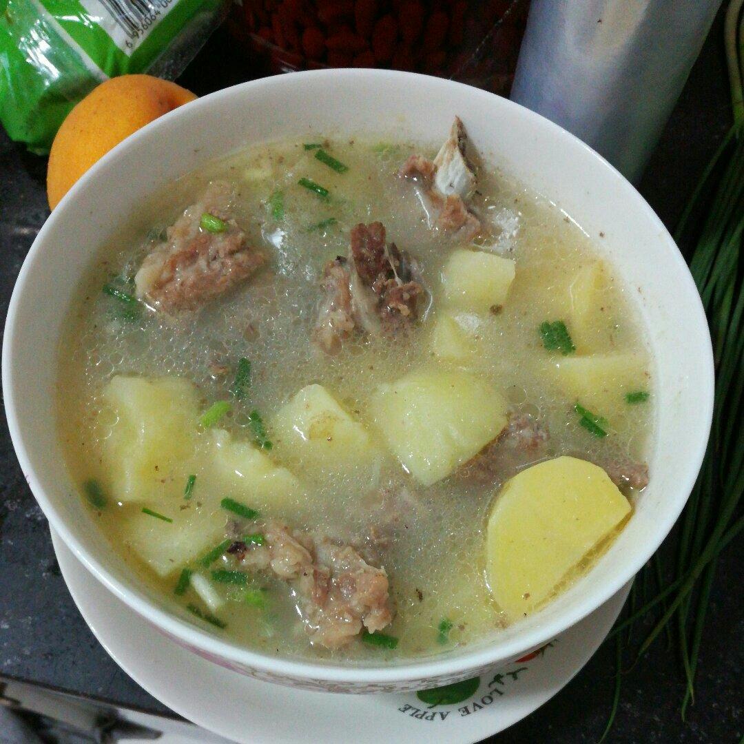 土豆排骨汤