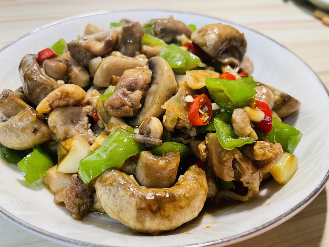 口蘑炒肉
