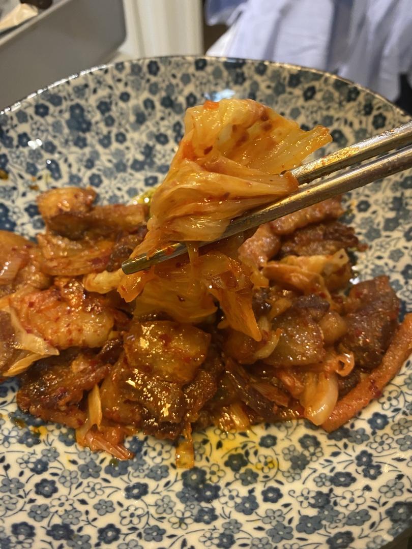 辣白菜炒五花肉