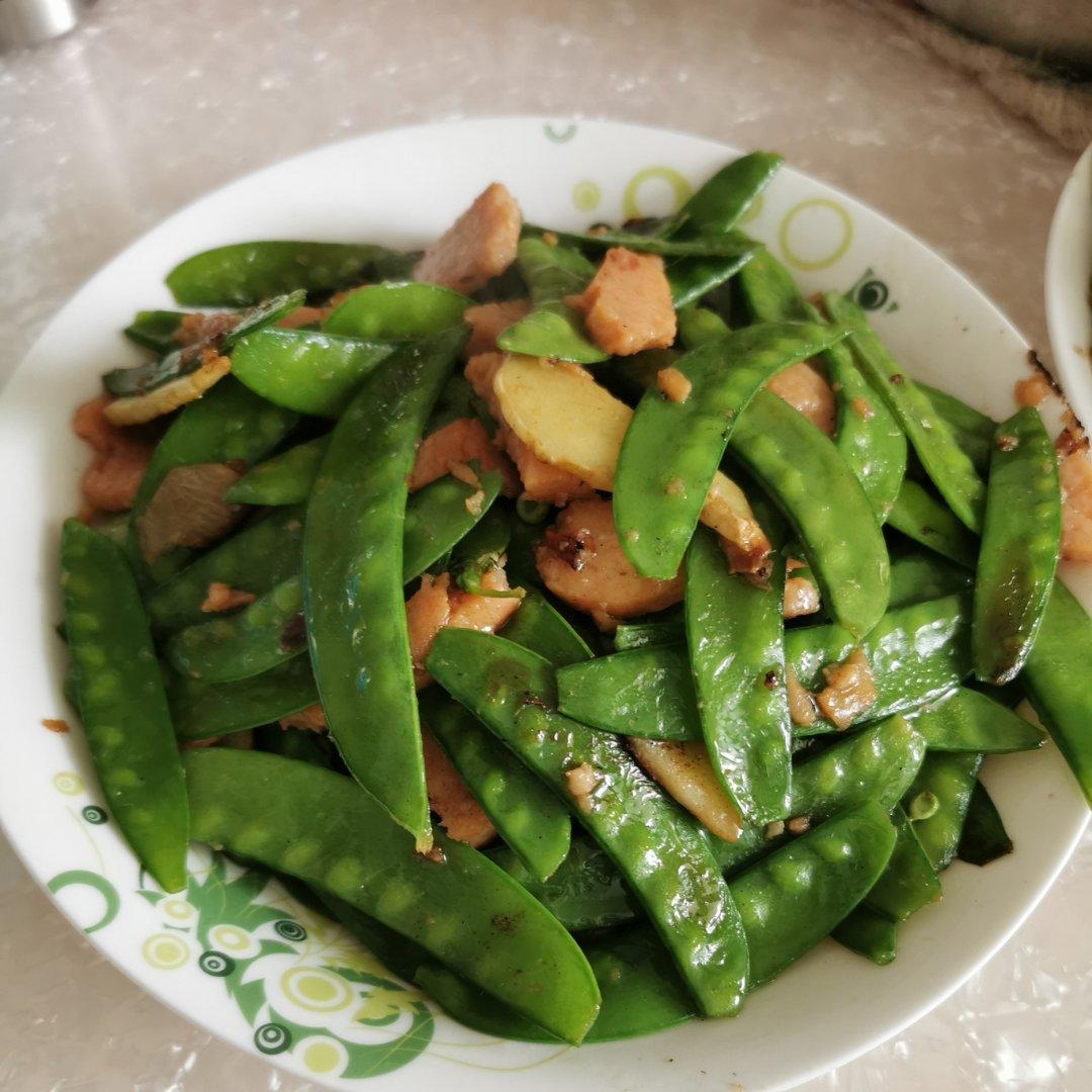 荷兰豆炒火腿肠|我偷偷想你的时候，你才是我的