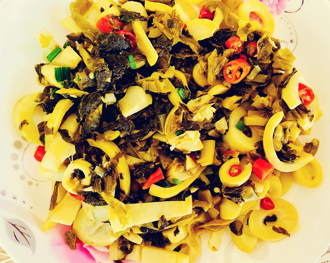 下饭菜～酸菜春笋的做法