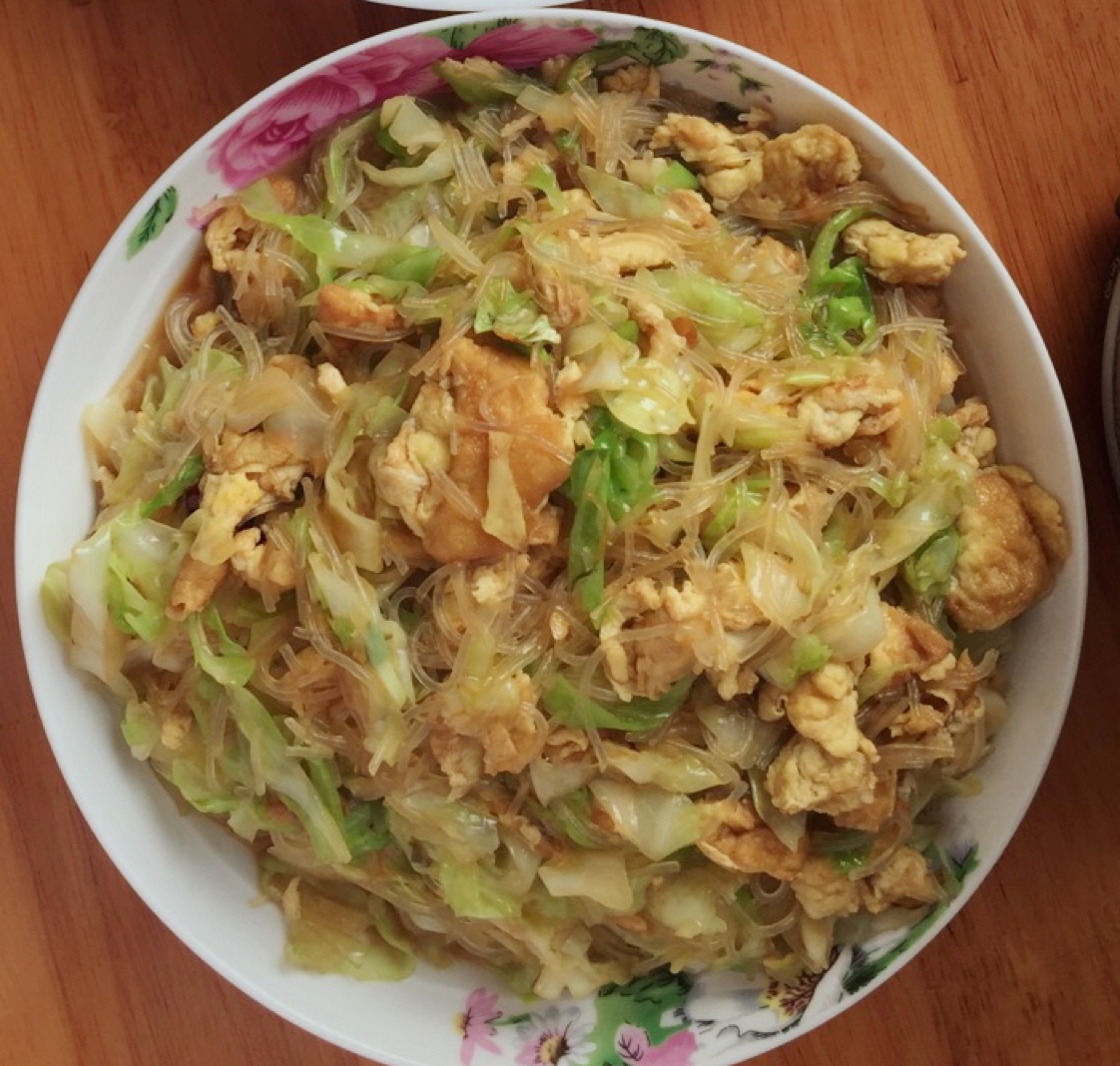 包菜粉丝炒鸡蛋