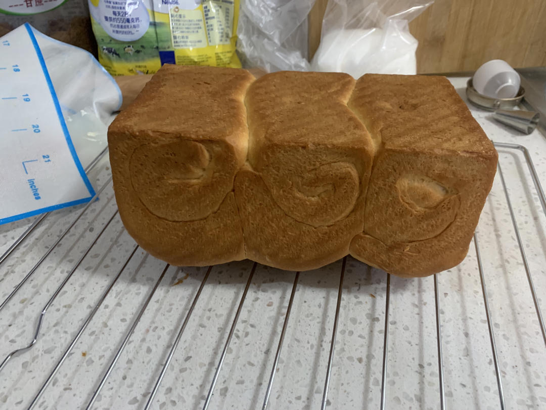 非常软的吐司面包，面包机揉面版（主要不用二次发酵）