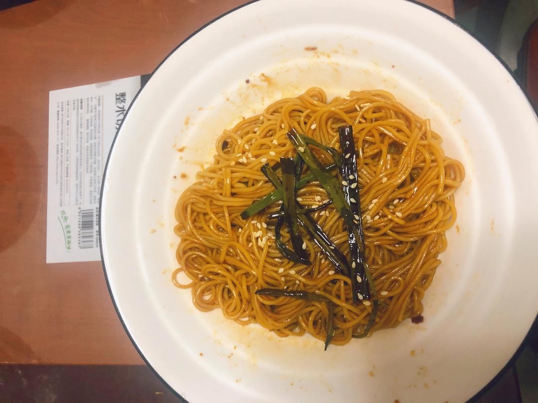 10分钟搞定的一碗葱油拌面