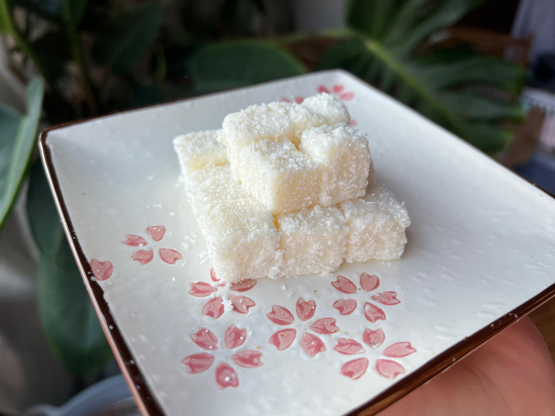 完胜85‘C的牛奶椰蓉小方