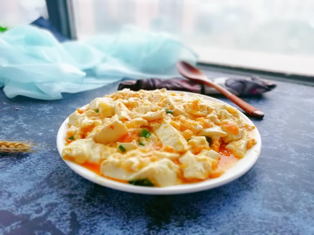 鲜嫩多汁超级下饭的蟹黄豆腐的做法