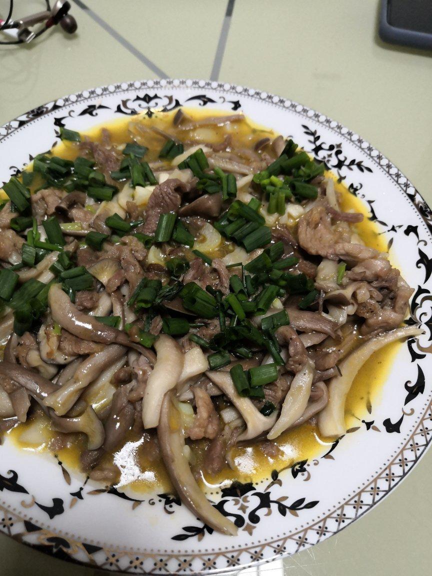 超好吃的快手菜爆炒鹿茸菇，搭配肉丝青椒超下饭