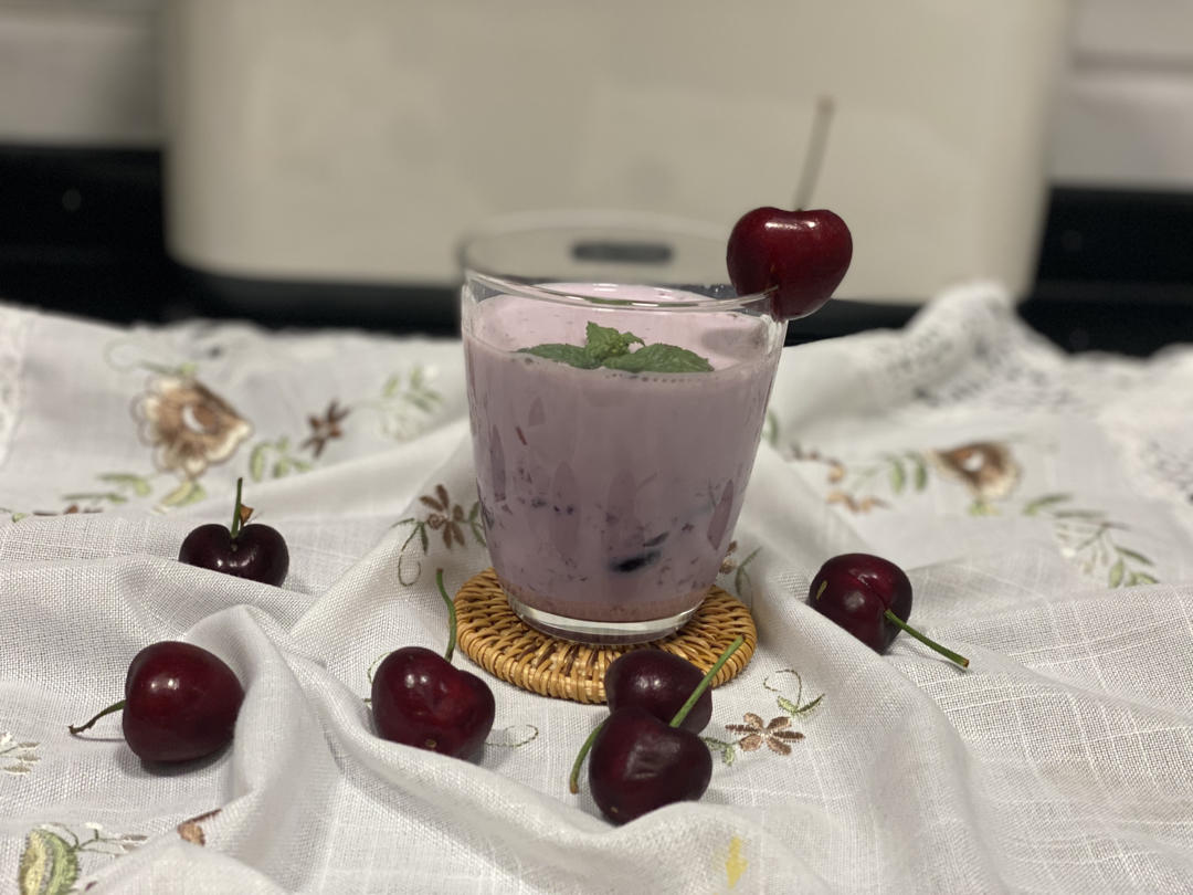 火爆网络的，草莓鲜牛乳