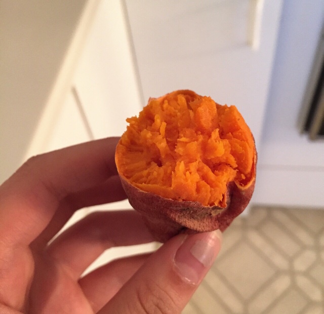 jins_mcavoy做的微波炉烤红薯