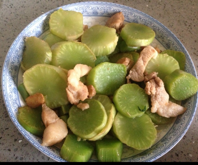 莴笋炒肉片