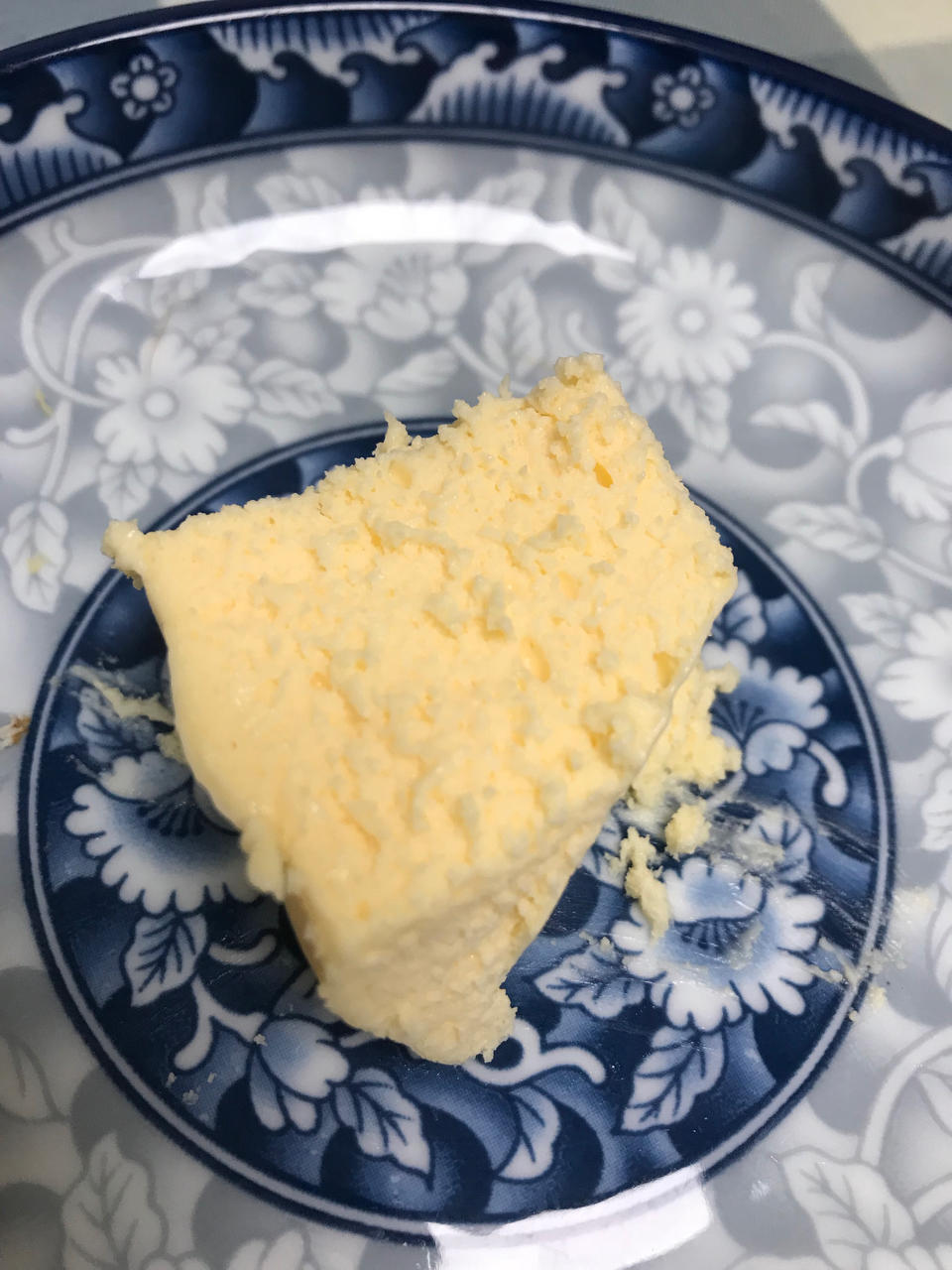 一晚上的等待果然是值得的，这是一款好吃的芝士蛋糕