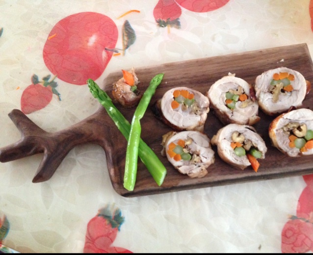 蜜汁核桃杂蔬鸡肉卷