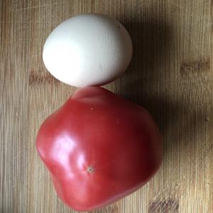 西红柿炒蛋（浓郁嫩滑版）的做法 步骤1