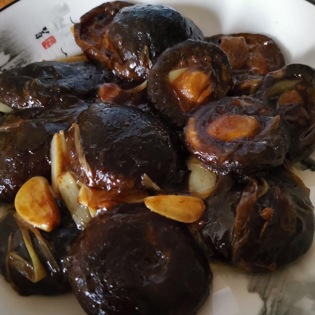 蒜蓉红烧蘑菇