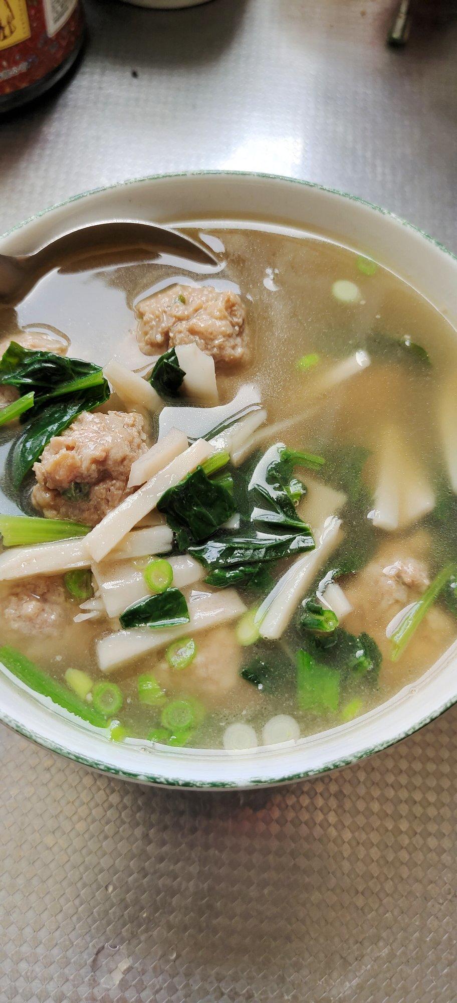 小白菜丸子汤