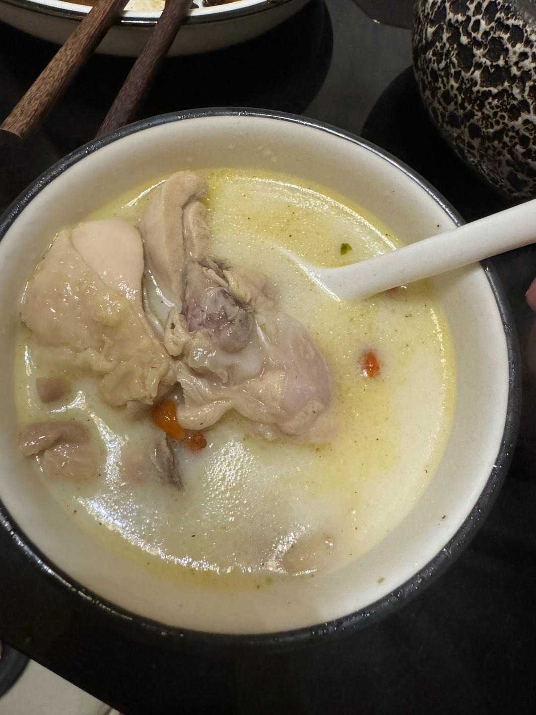 〈胡椒猪肚鸡汤〉，我超级喜欢的味道，欣小厨 😏
