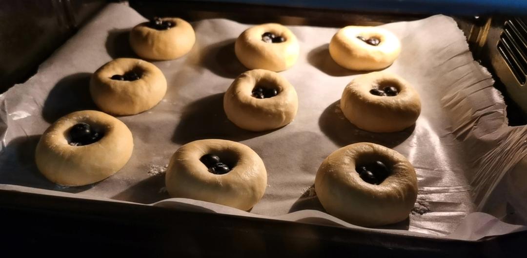 爆浆蓝莓🫐酥粒软面包