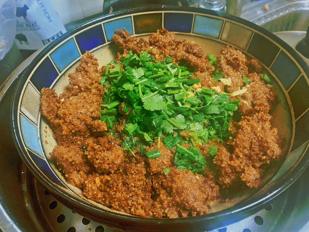 厨师长教你：经典川菜“粉蒸牛肉”，米粉醇香，牛肉软糯