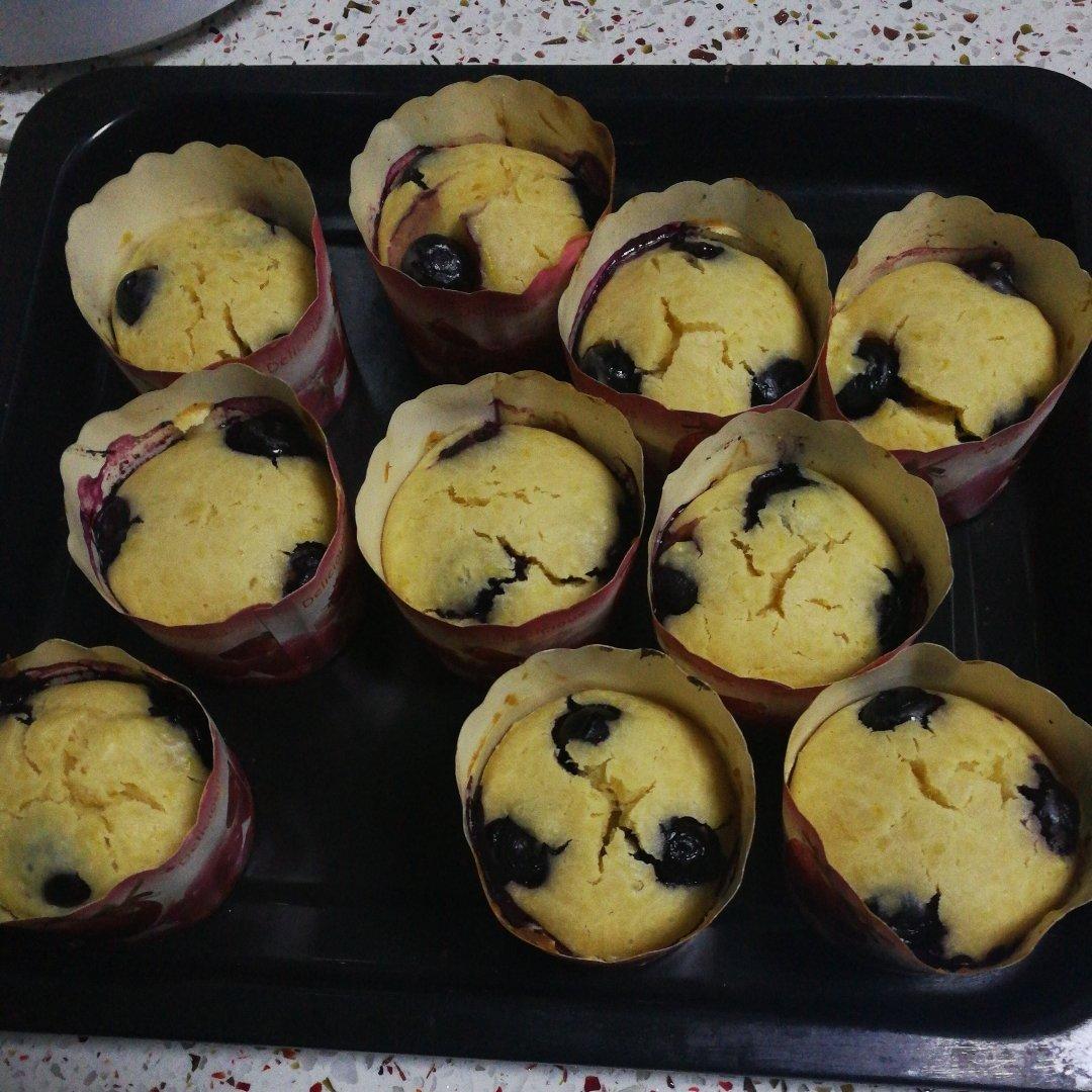 夏日清新 | 爆浆蓝莓杯子蛋糕