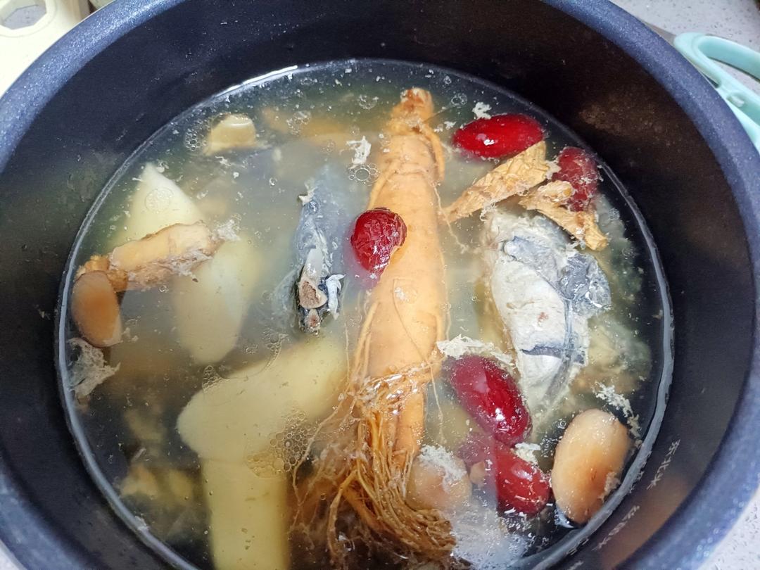 冬日滋补佳品～香菇人参乌鸡汤