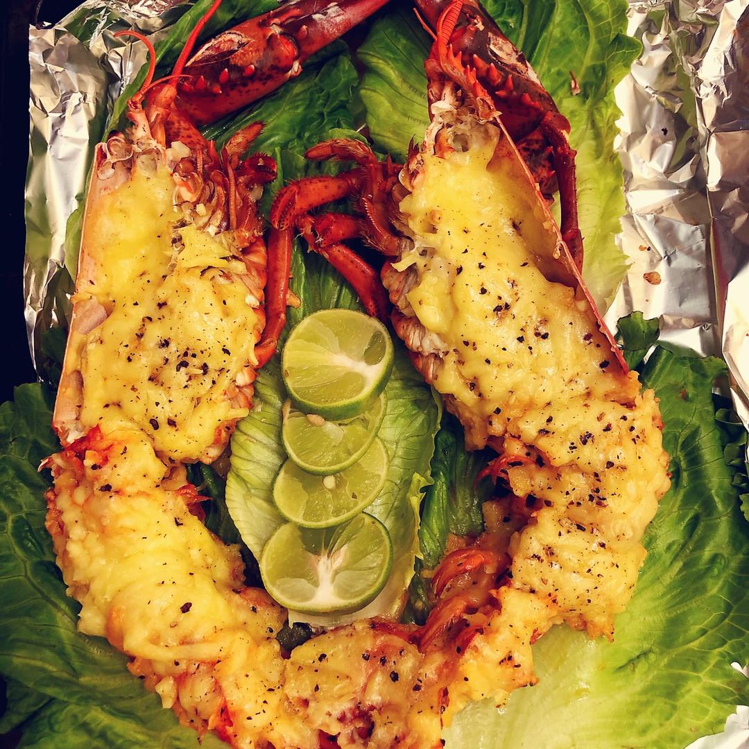 奶油芝士蒜蓉焗龙虾