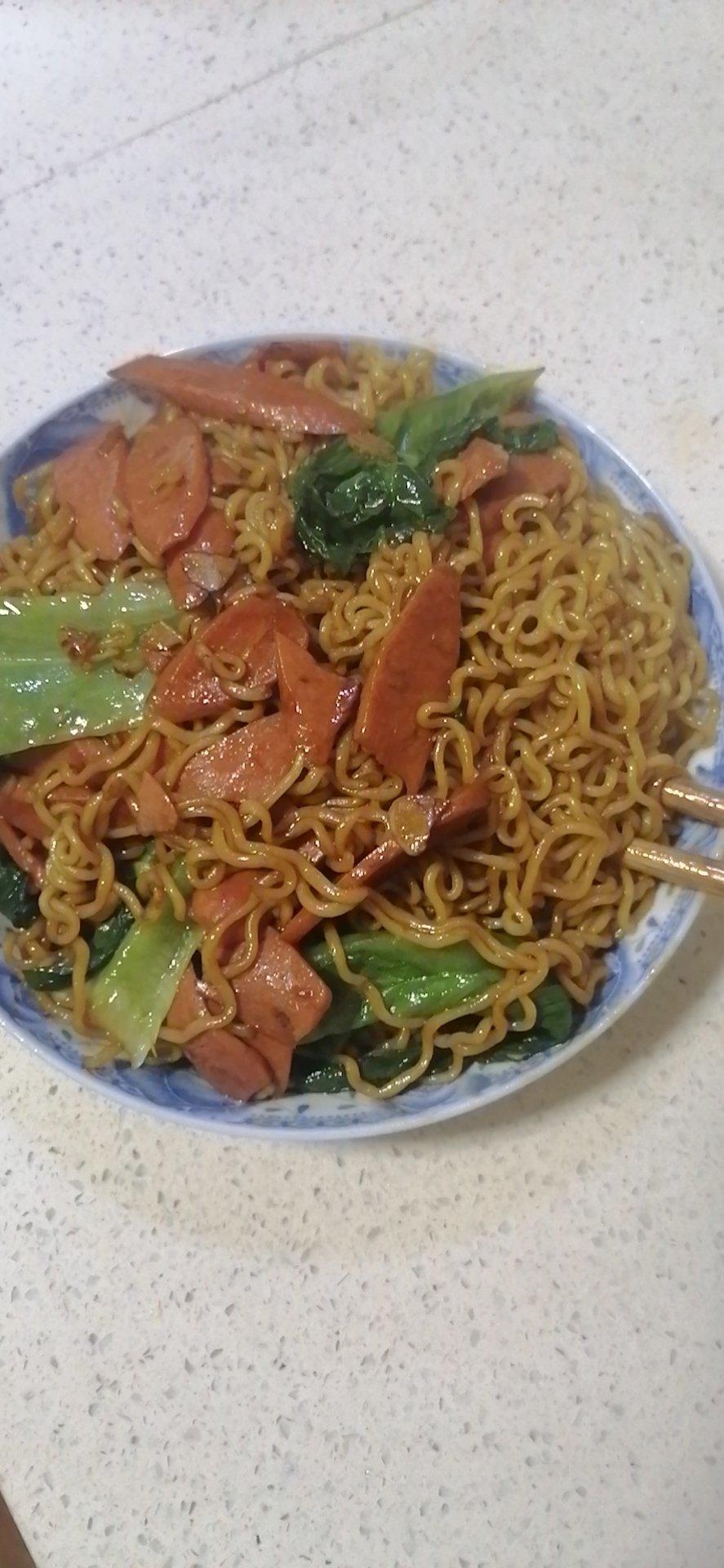 木木3u16做的秒杀路边摊的炒方便面